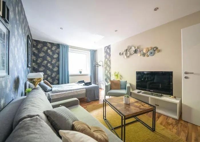 Big Luxury 3br Near Center דירה