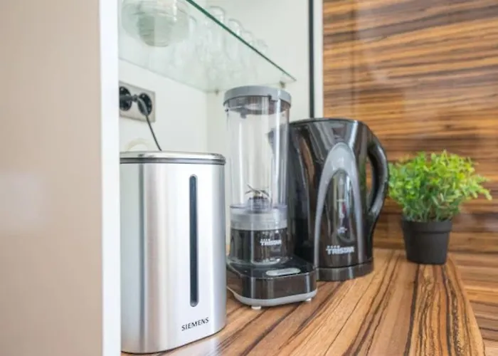 Big Luxury 3br Near Center דירה *
